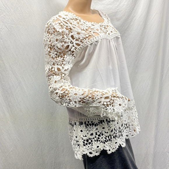 Mei Na White Eyelet Lace Blouse NWT - Picture 2 of 8